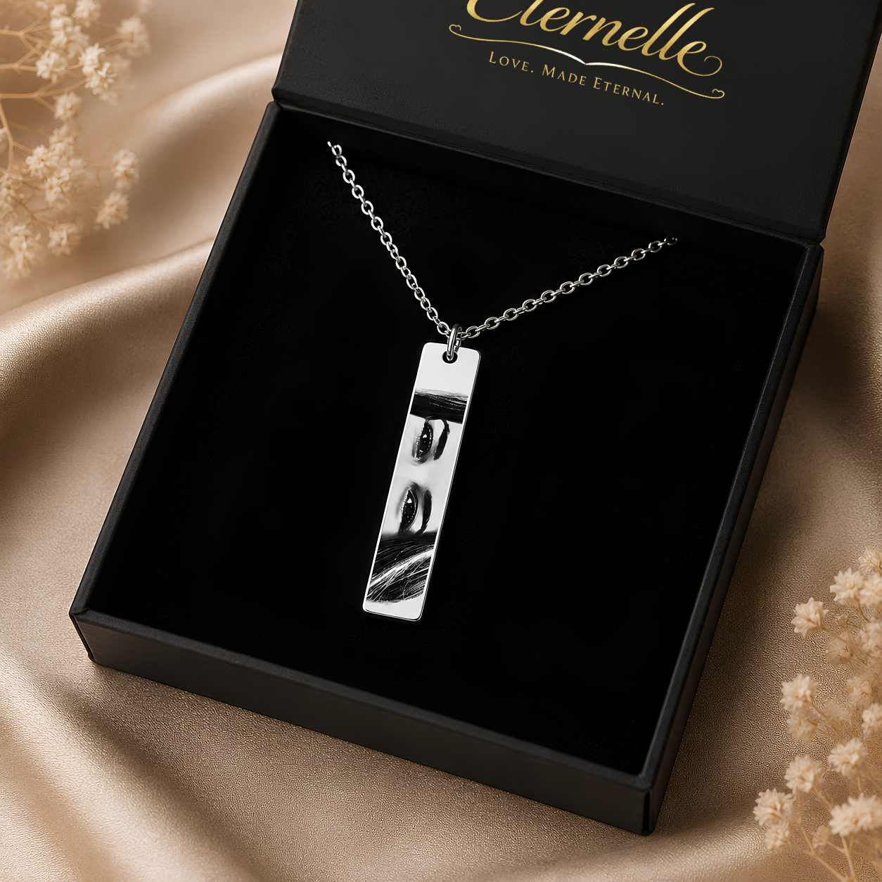 Personalised Eyes Necklace – A Memory You Can Hold Forever
